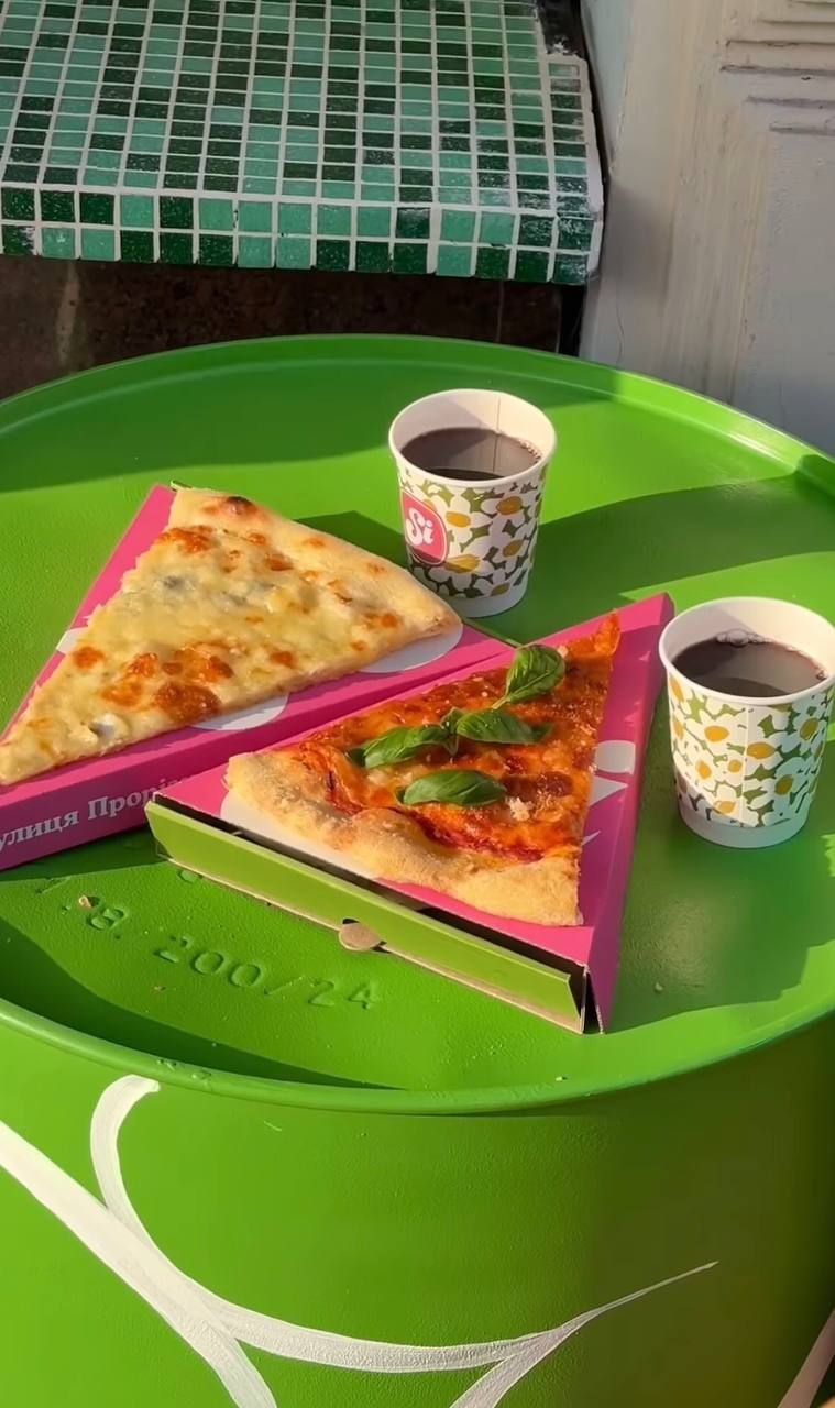 На Золотих воротах у Києві відкрилося віконце Slice Pizza від ресторану Si: адреса, меню та ціни