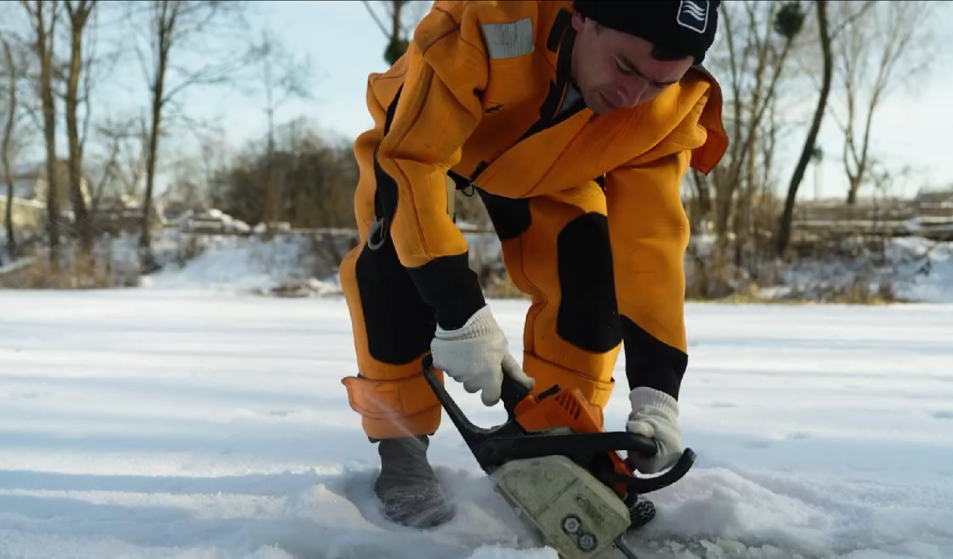 Як у Києві рятують рибу від задухи