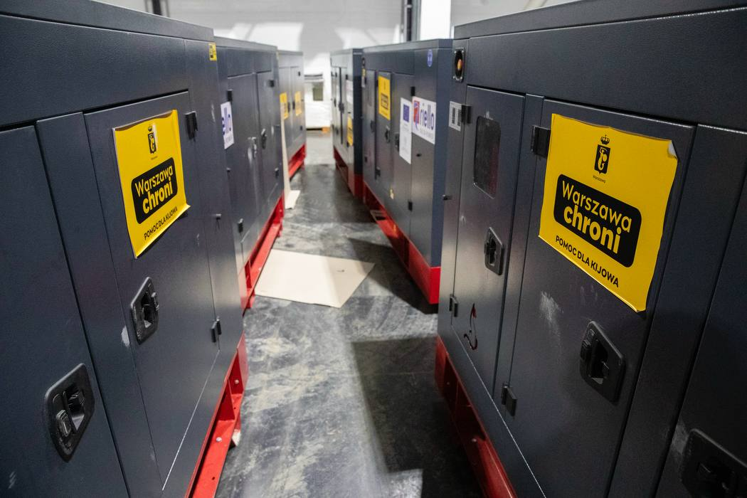 До Києва прибуло понад пів сотні генераторів від Варшави: що відомо