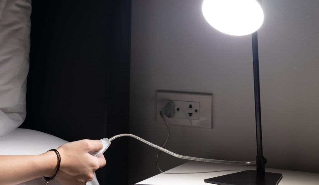 Аварійні відключення в Україні: яка причина і коли можуть повернути світло