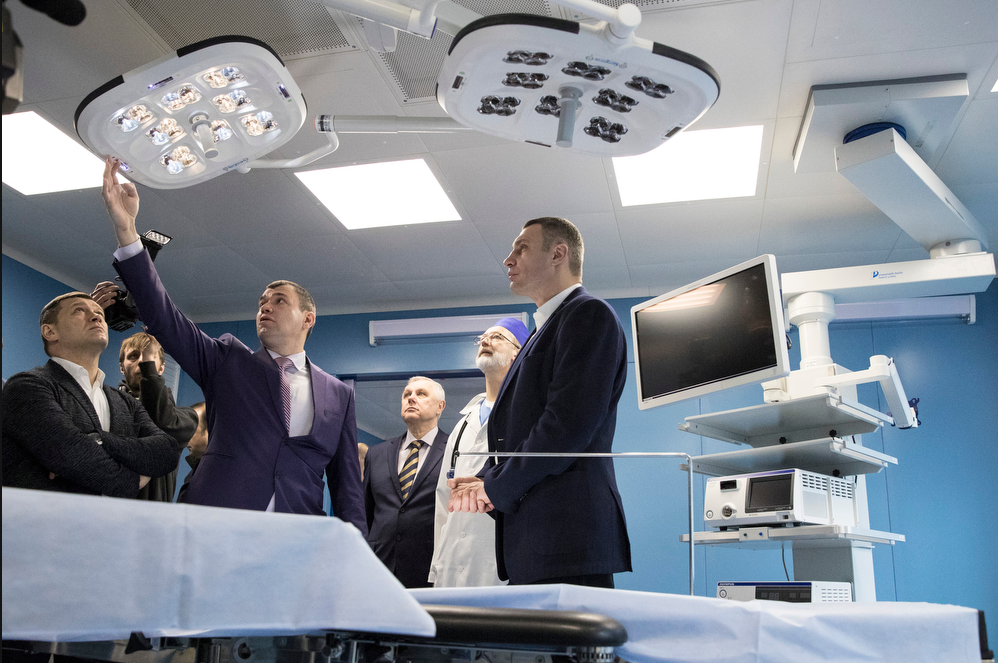 Кличко: Новое оборудование в больнице №1 позволяет врачам консультироваться с коллегами во всем мире