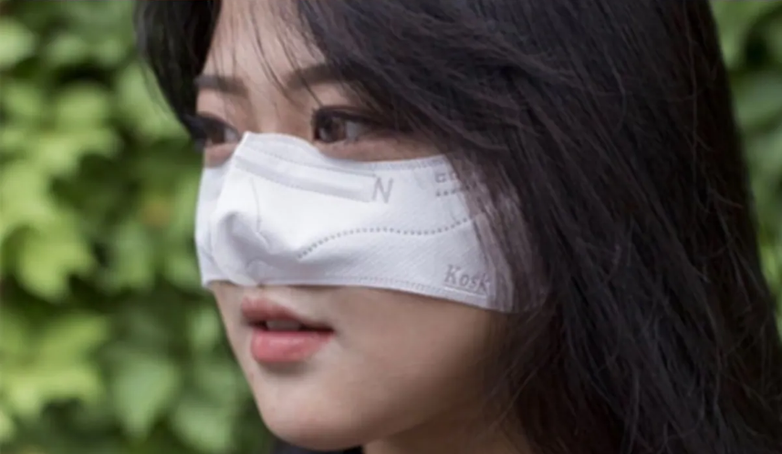 В Южной Корее продают маски, которые можно носить во время еды и питья