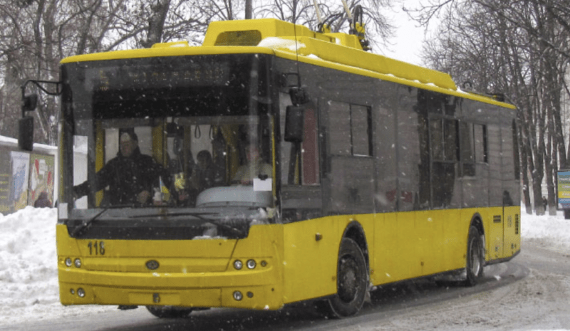 3 та 4 лютого низка столичних автобусів і тролейбусів змінить маршрути: нові схеми руху