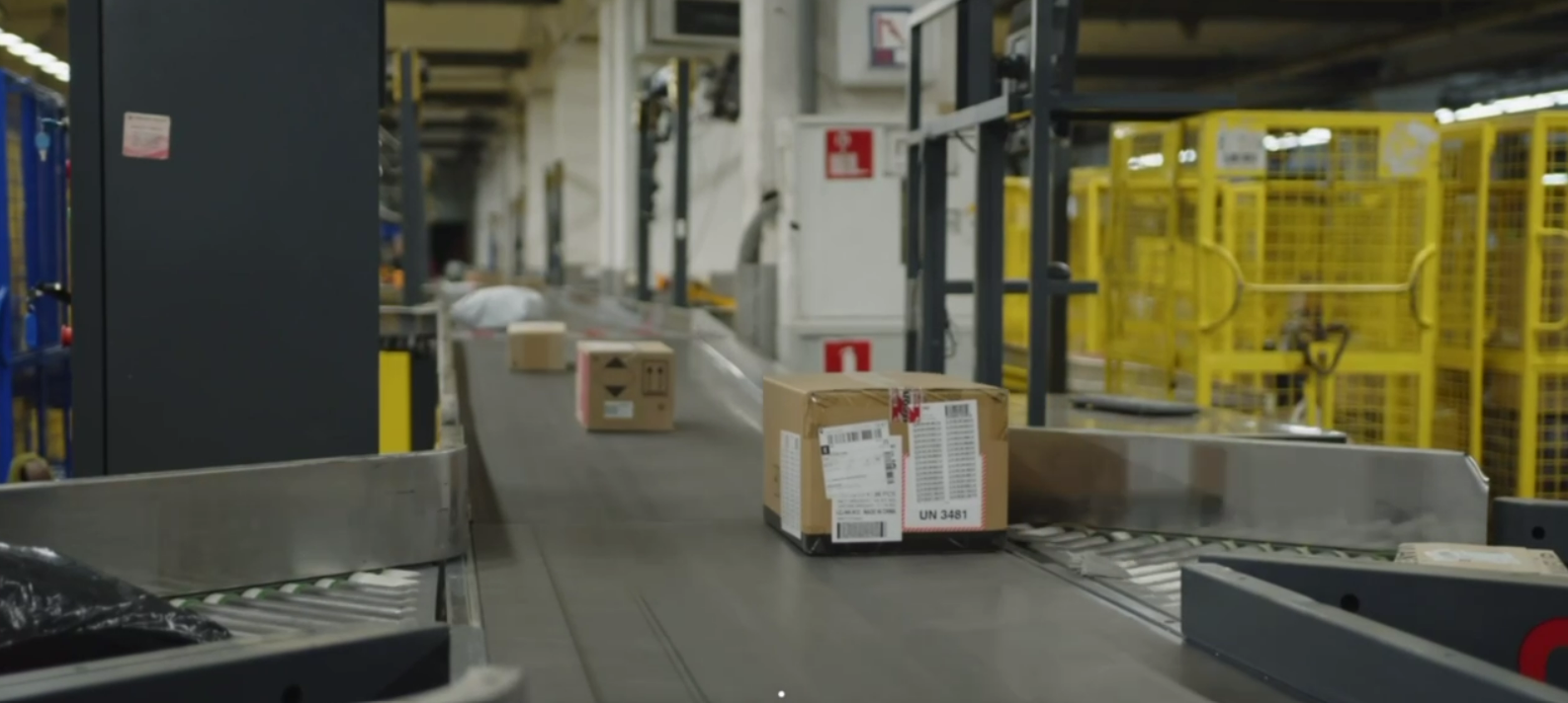 Укрпошта переходить на автоматичне сортування посилок: як це вплине на швидкість доставки
