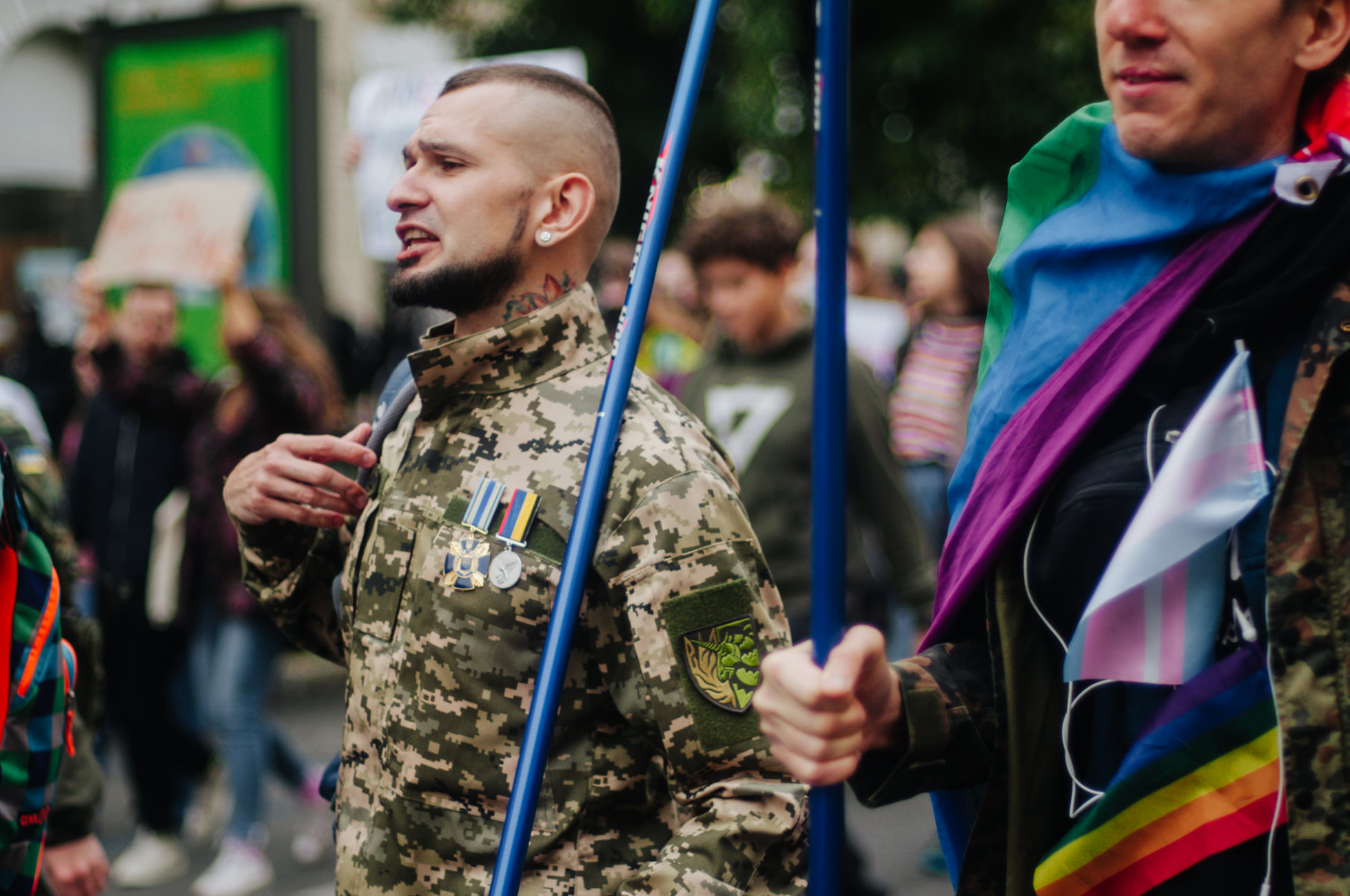 УПЦ Київського патріархату анулювала нагороду військовослужбовцю за те, що він відкрити гей та активіст ЛГБТ+