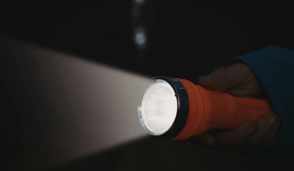 Як на Київщині вимикатимуть світло 10 лютого: графіки ДТЕК