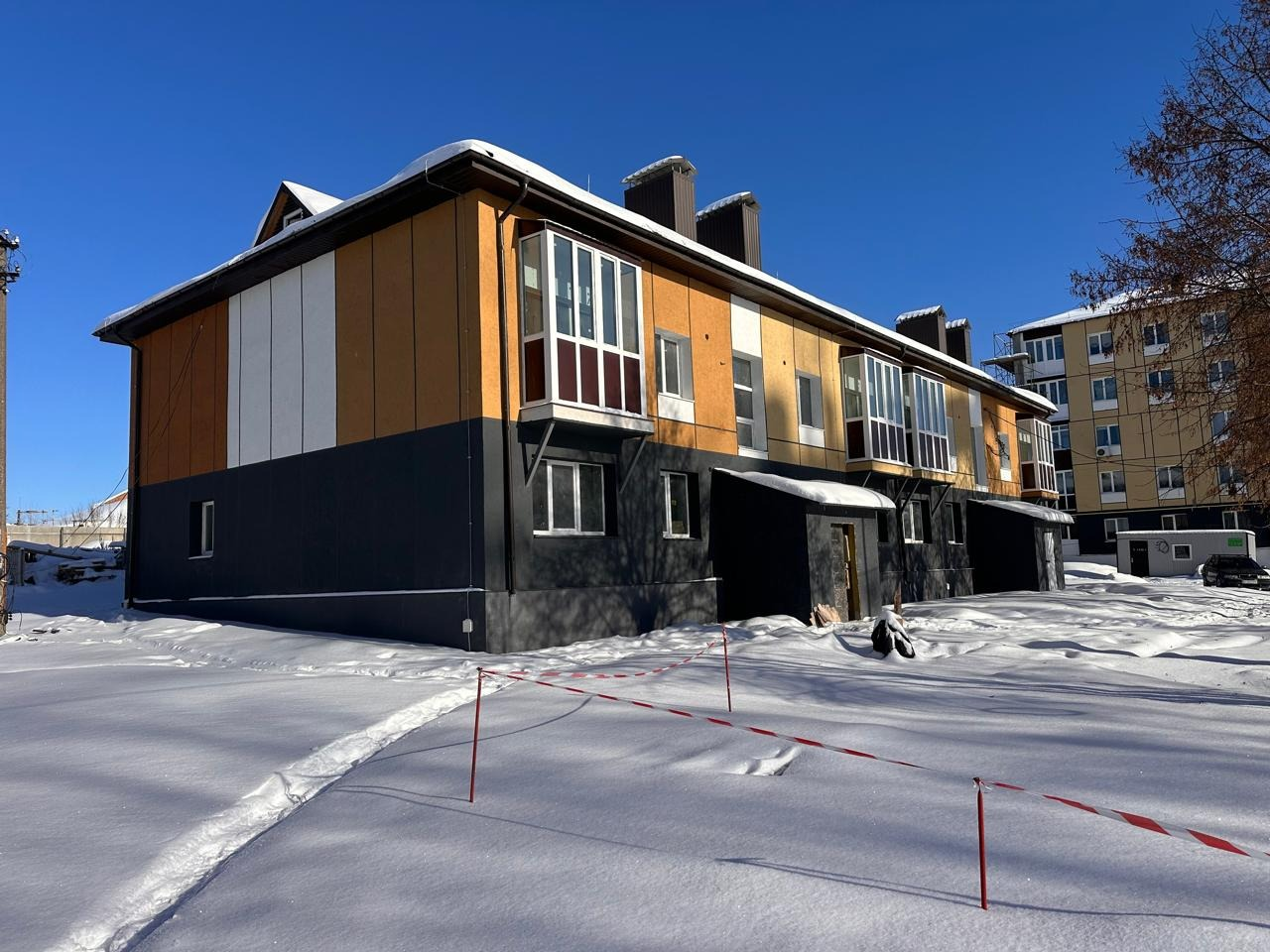 Комплексна відбудова Бородянки на Київщині: як відновлюють житло та адмінбудівлю