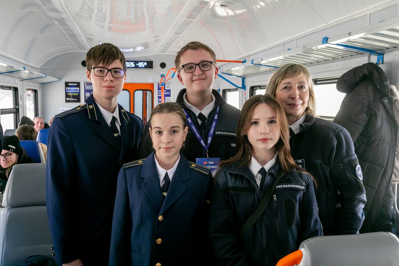 Вихованці дитячих залізниць пройшли практику на Kyiv City ExpressВихованці дитячих залізниць пройшли практику на Kyiv City Express