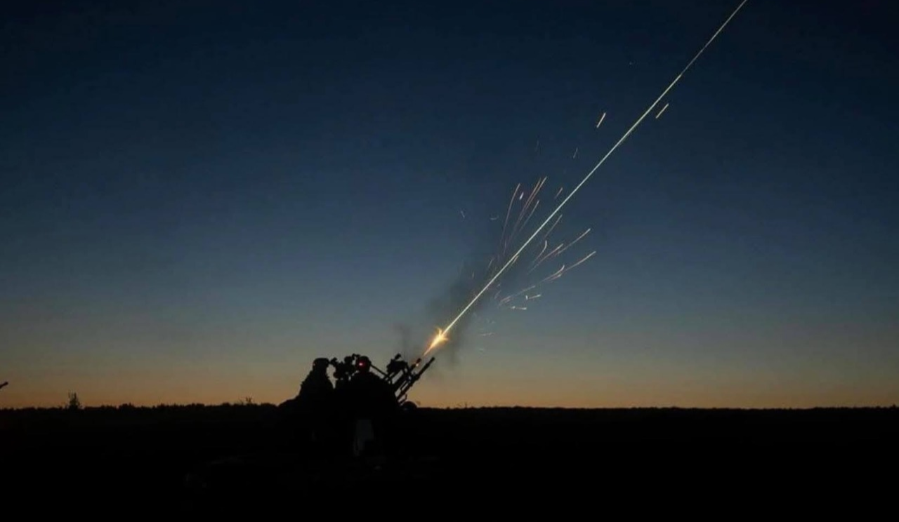 Пошкоджене житло та постраждалі: наслідки нічного обстрілу Київщини