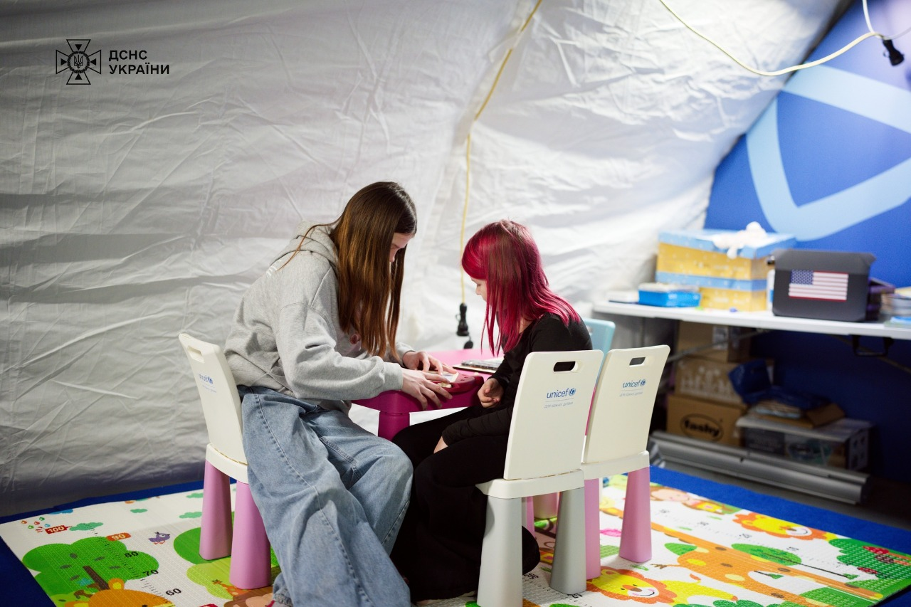 У наметових містечках ДСНС у Києві запрацювали простори для дітей і підлітків: фото та адреси