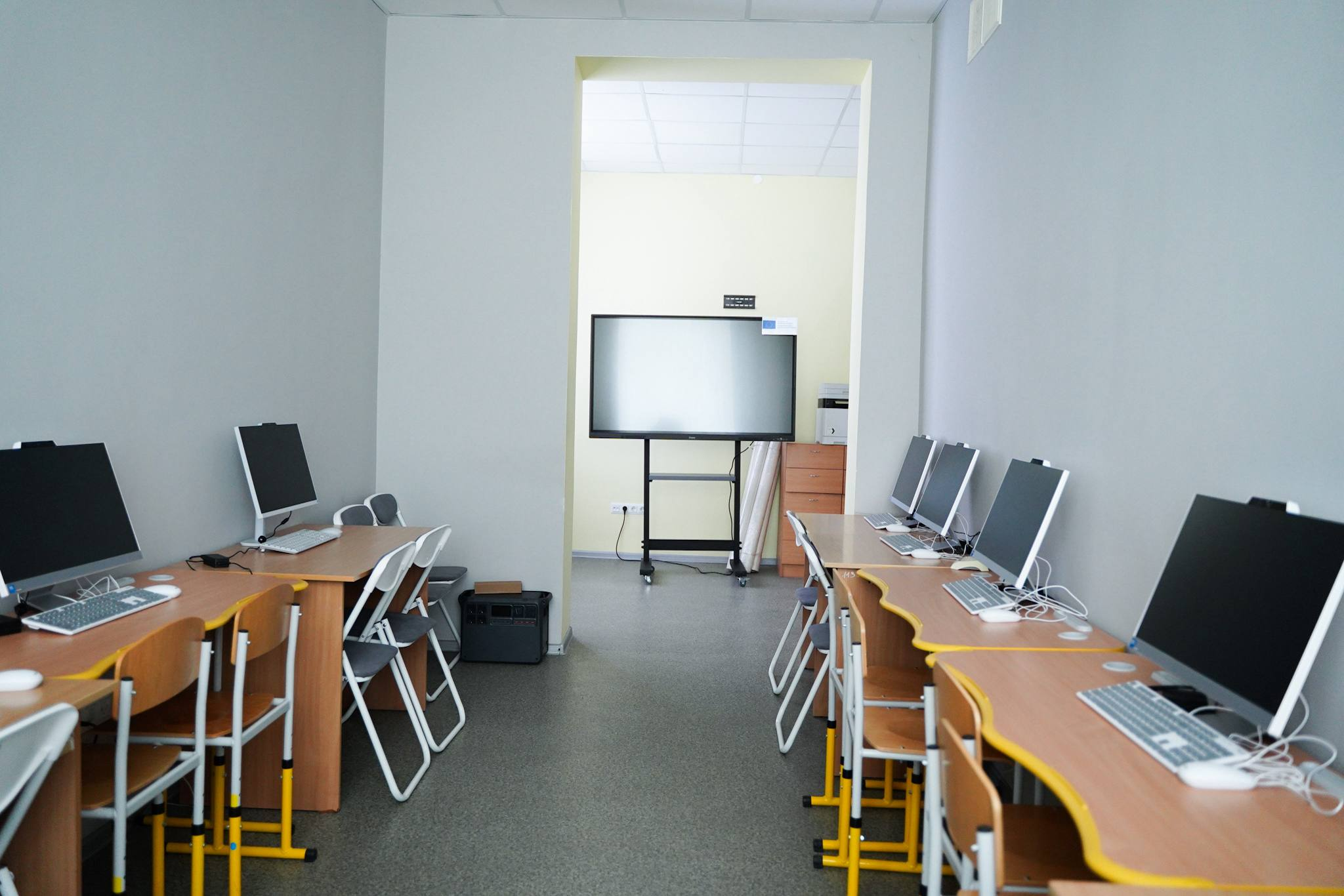 В ліцеї на Київщині відкрили протирадіаційне укриття: фото та подробиці