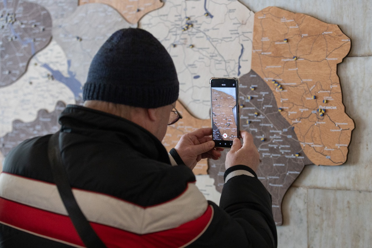 На станції "Золоті ворота" у Києві з’явилась інтерактивна мапа України: фото