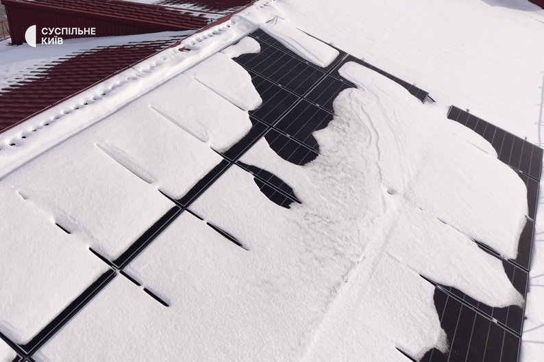 Ще один ліцей на Київщині обладнали сонячними панелями: подробиці