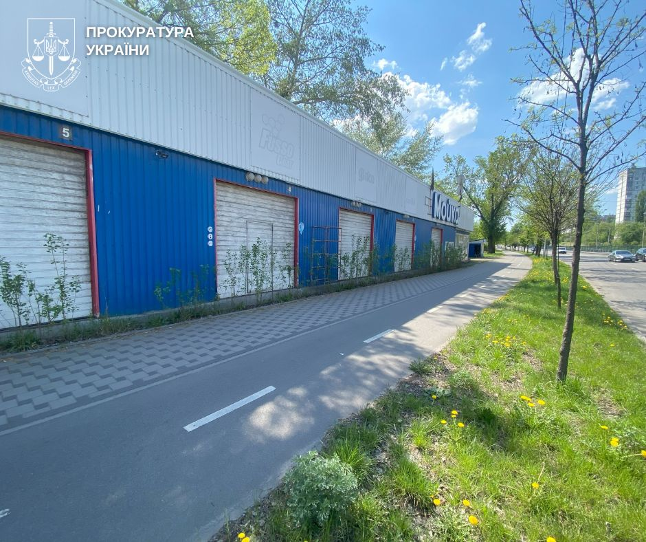 Незаконну автомийку на березі Либеді у Києві знесуть — прокуратура