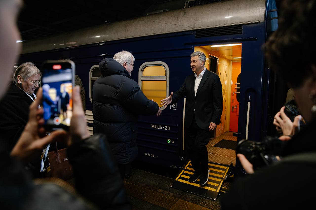 До Києва залізницею прибули 26 міжнародних делегацій до роковин вторгнення