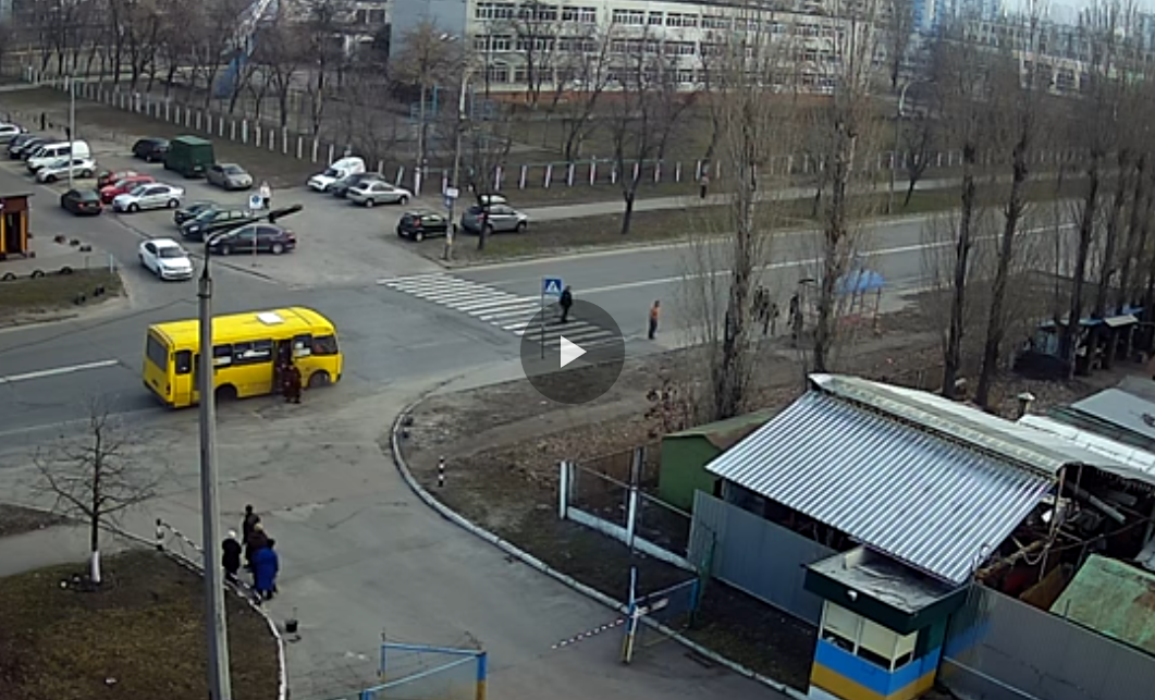 Колесо отлетело: появилось жутковатое видео с киевской маршруткой 