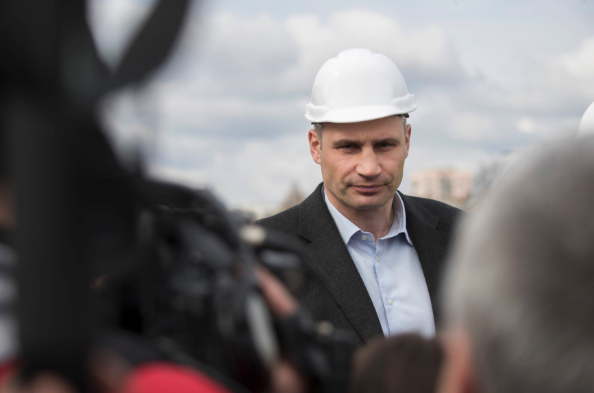 Виталий Кличко проверил ход ремонтных работ на Шулявском путепроводе