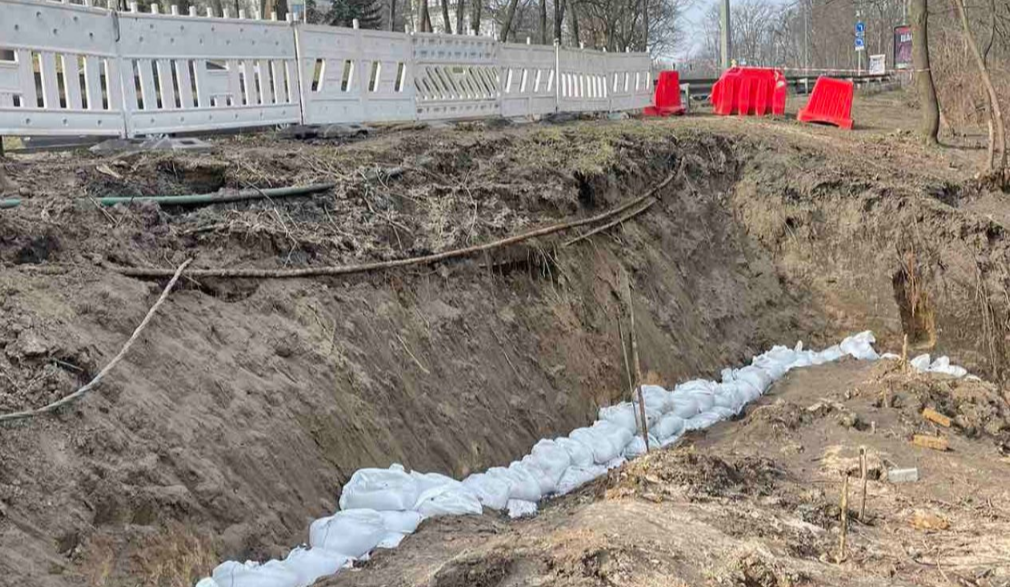 На Дніпровському узвозі 12 березня частково перекриють рух транспорту через зсув ґрунту