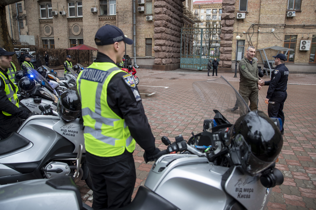 Патрульній поліції Києва передали 11 мотоциклів BMW, які отримали в якості допомоги від Баварії