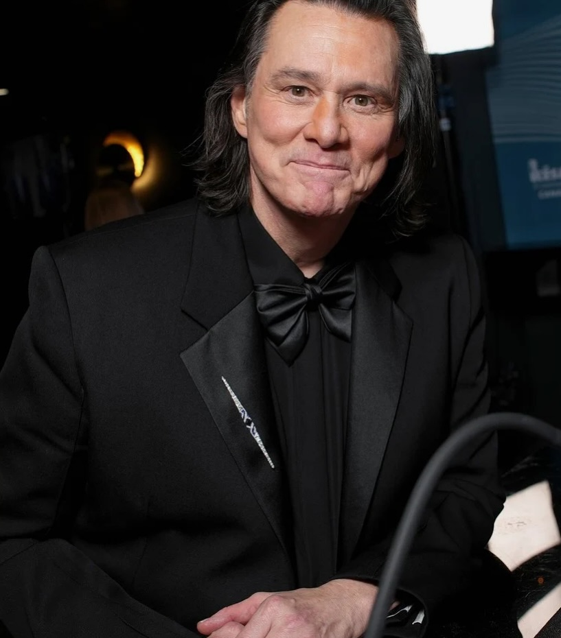 Клон чи пластична операція? Джим Керрі здивував фанатів і розпалив теорії змови