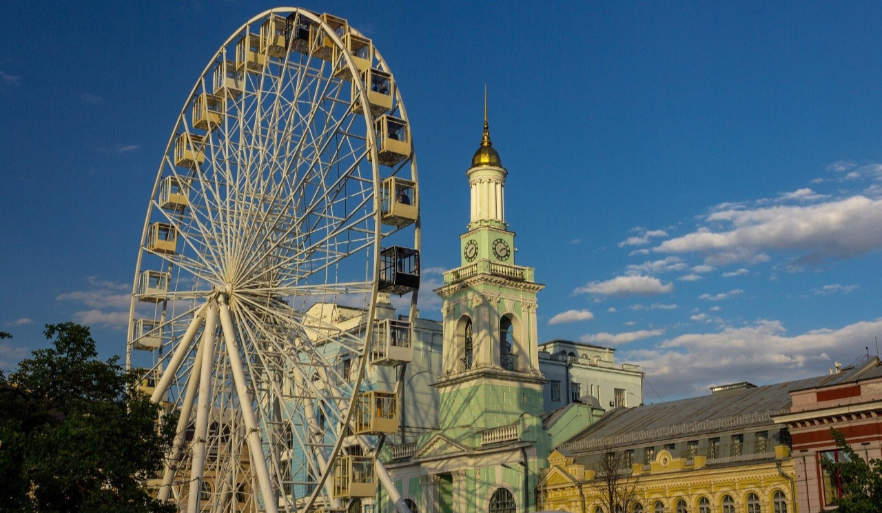 Суд скасував арешт на Колесо огляду на Подолі: що відомо