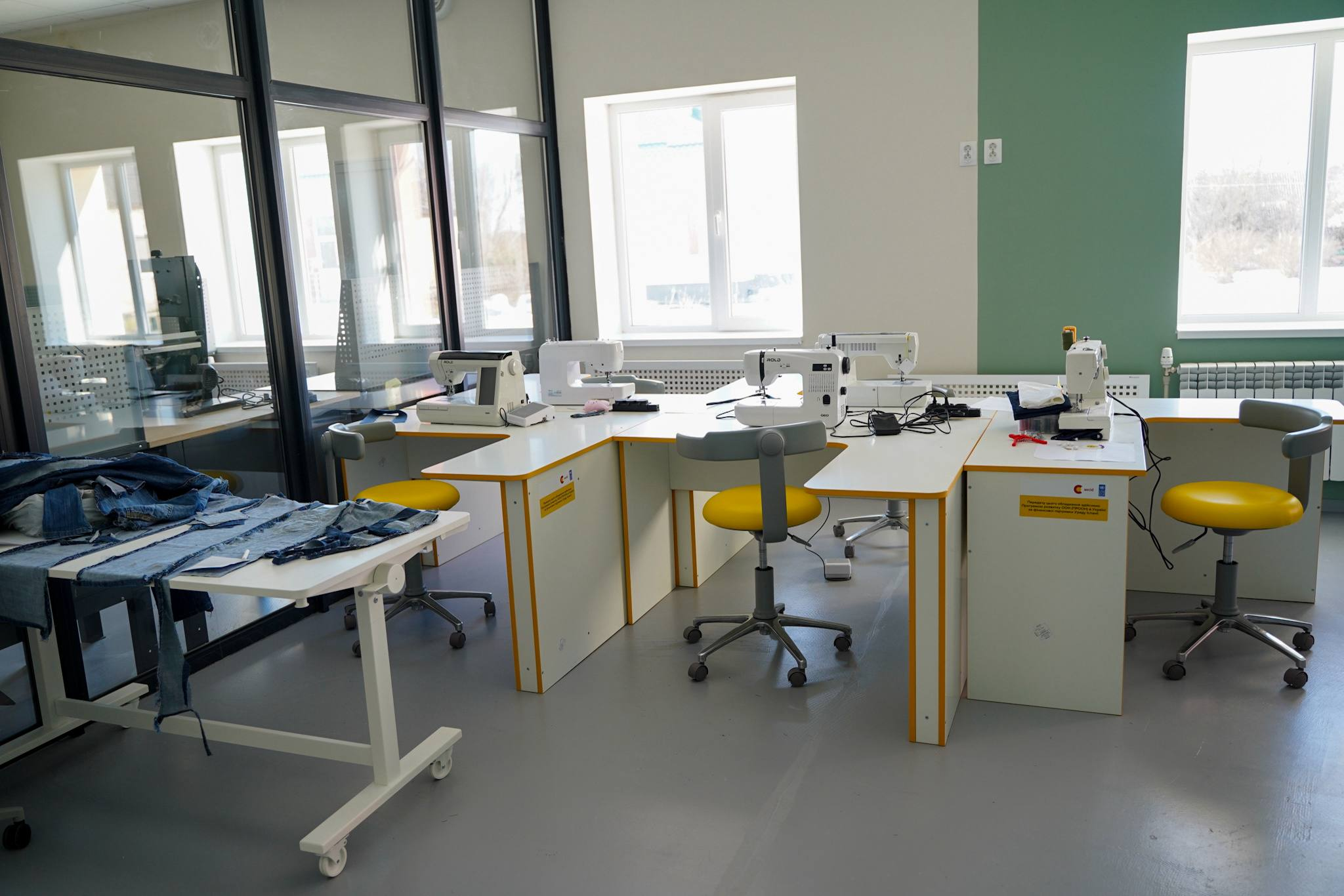 На Київщині відбудували гімназію, пошкоджену під час бойових дій у 2022 році: фото