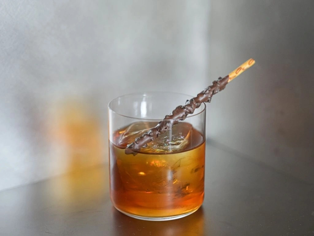 Неподалік Володимирського собору у Києві відкрилася раменна "ДЗУ ДЗУ": адреса, меню та ціни