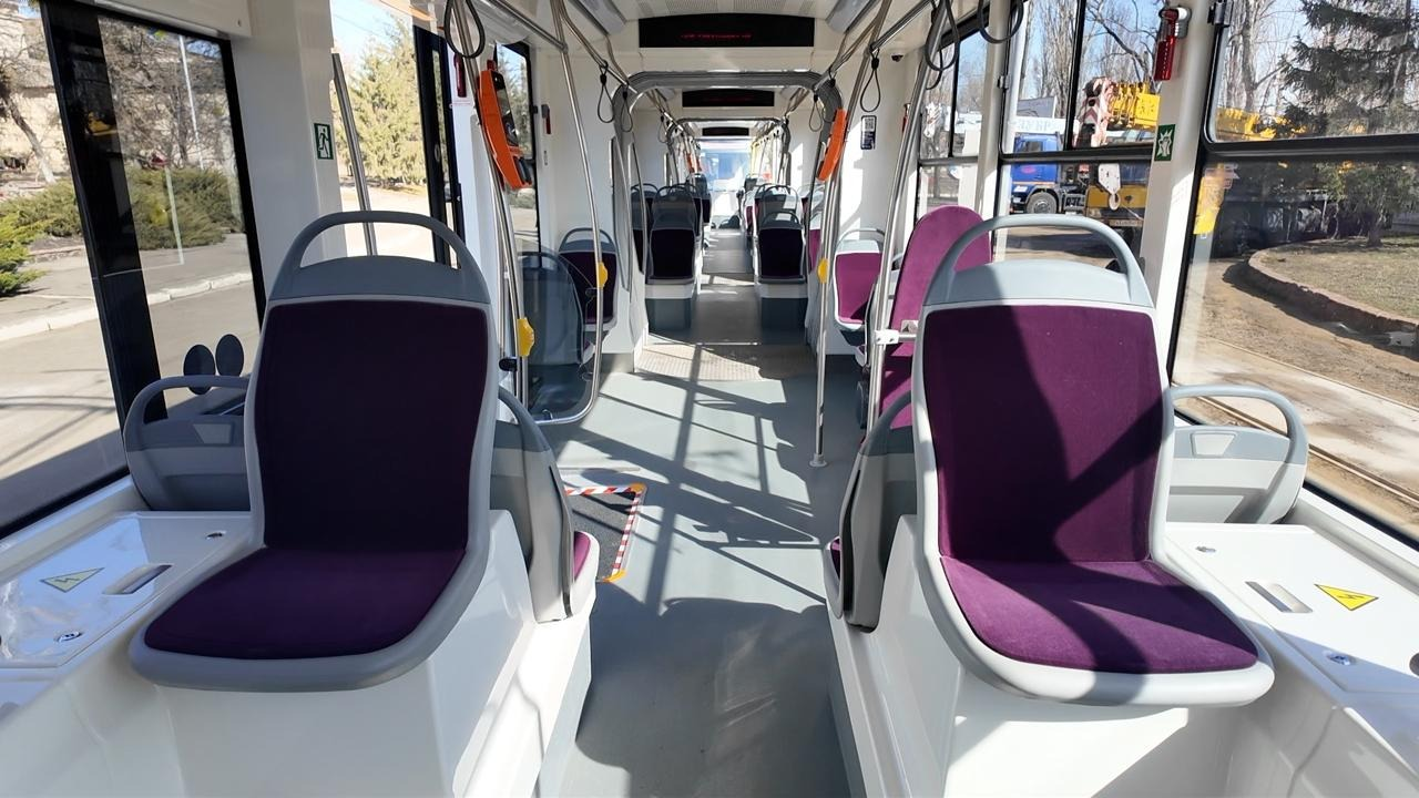 На лівому березі Києва на маршрут вийшли нові трамваї: фото