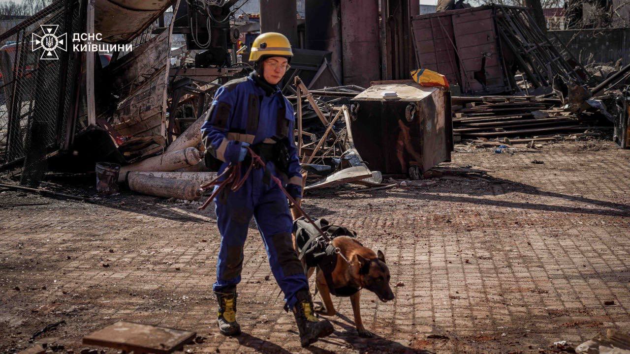 На Київщині триває ліквідація наслідків обстрілу 14 березня