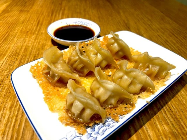 Нове місце: ресторан азійської кухні "Asia Щаслива" в центрі Києва