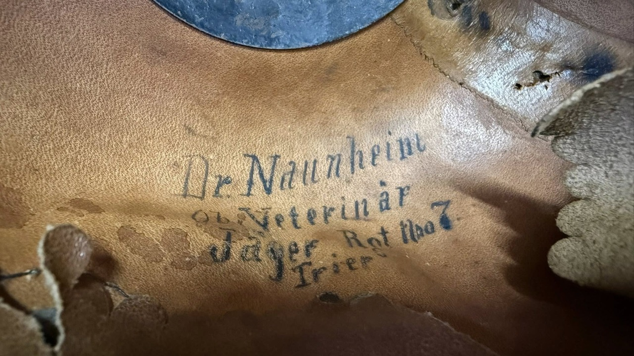 Київські митники врятували шолом прусського офіцера від незаконної відправки за кордон: фото