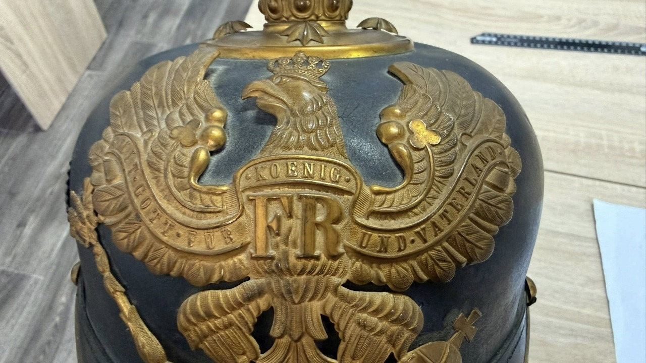 Київські митники врятували шолом прусського офіцера від незаконної відправки за кордон: фото