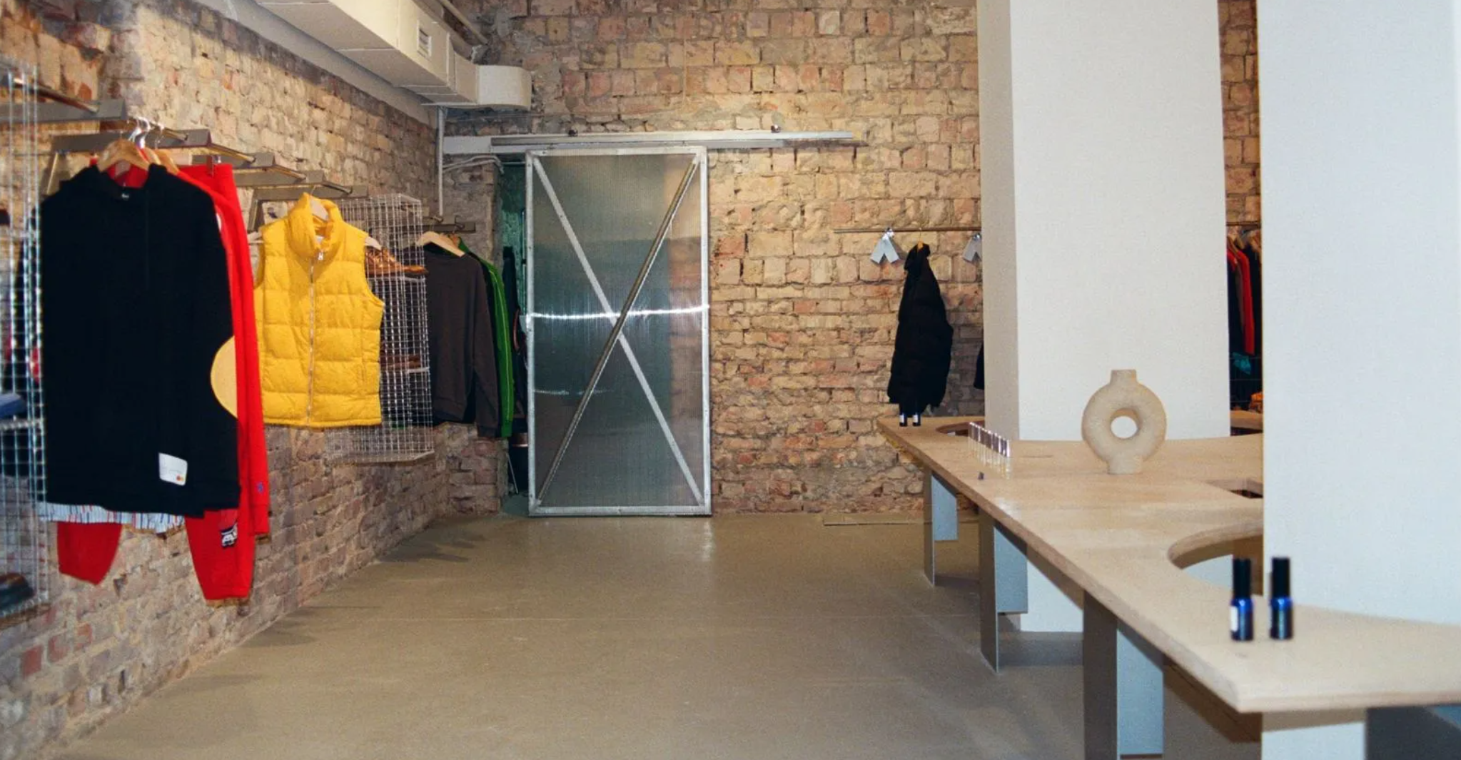 Благодійний магазин "Ласка"