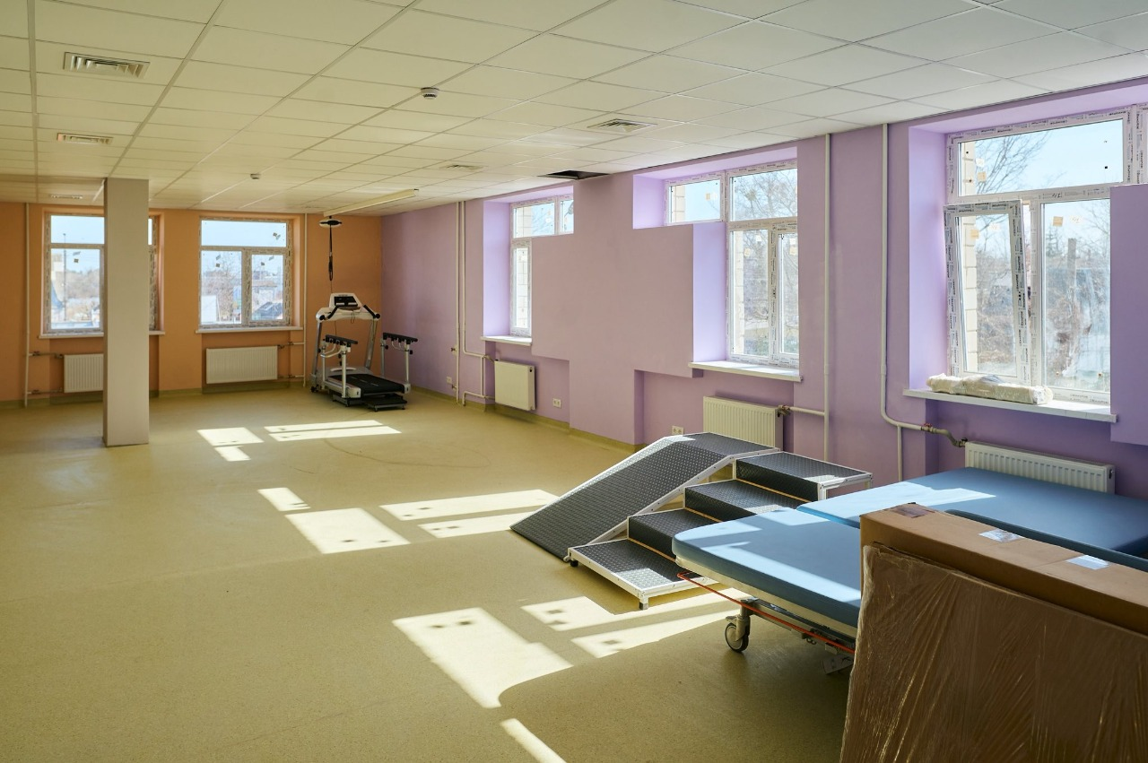 У Василькові на Київщині відновлюють лікарню, дитсадок і житлові будинки: що вже зробили