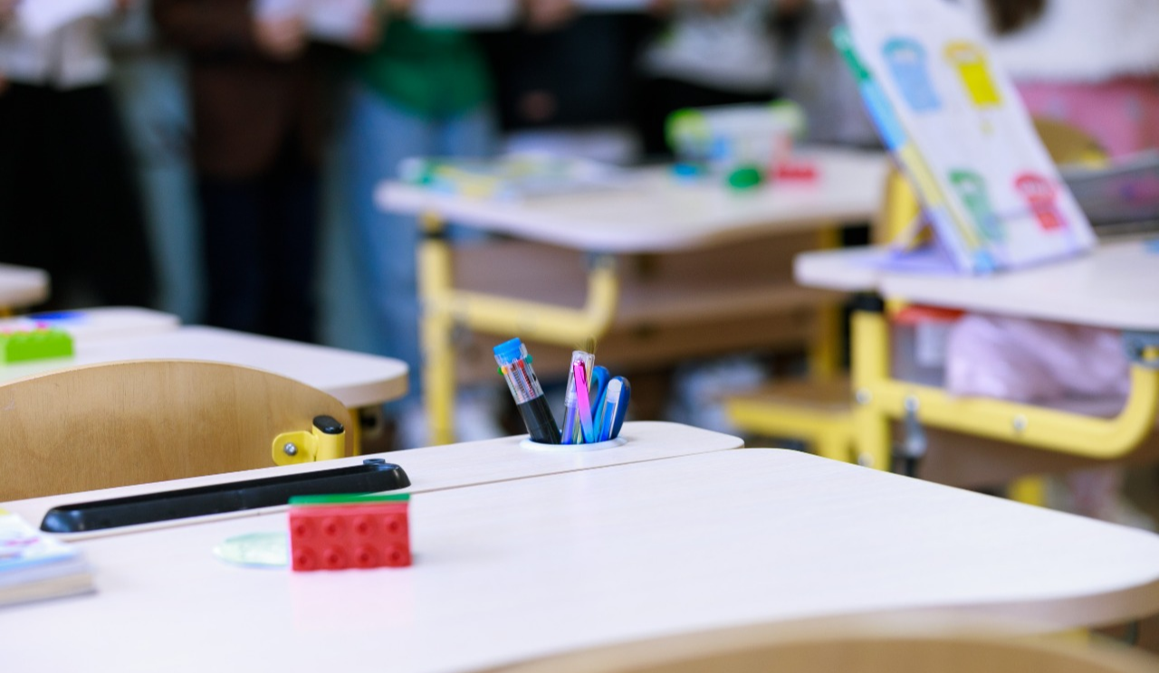 Майже всі школи Києва повернулися до очної форми навчання