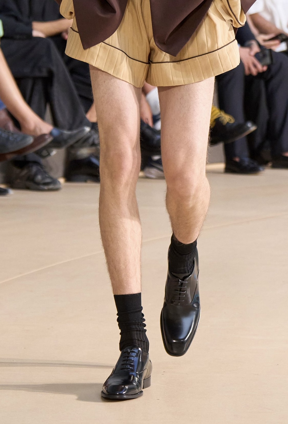 Трендове взуття для чоловіків та жінок весни 2026 року