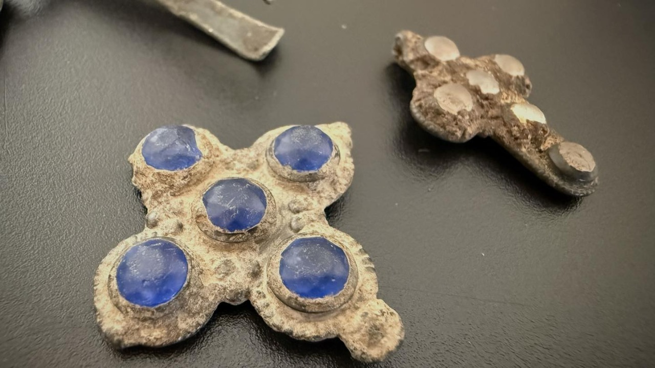 Київські митники врятували старовинні археологічні пам’ятки, які намагалися відправити за кордон