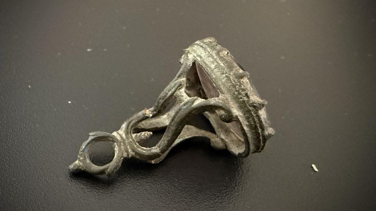 Київські митники врятували старовинні археологічні пам’ятки, які намагалися відправити за кордон