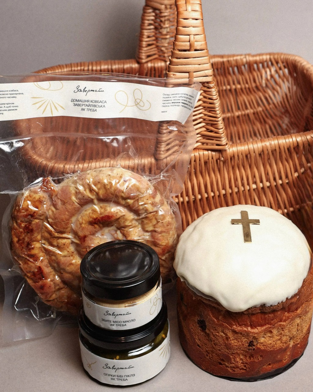 Де у Києві замовити паску до Великодня 2026 року: заклади, меню та ціни