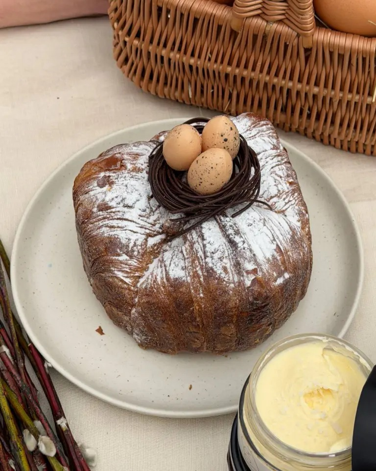 Де у Києві замовити паску до Великодня 2026 року: заклади, меню та ціни