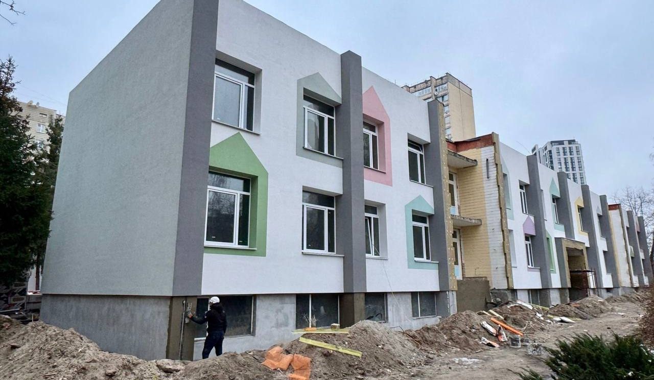 На Київщині відновили близько 80% об’єктів, пошкоджених росіянами: деталі