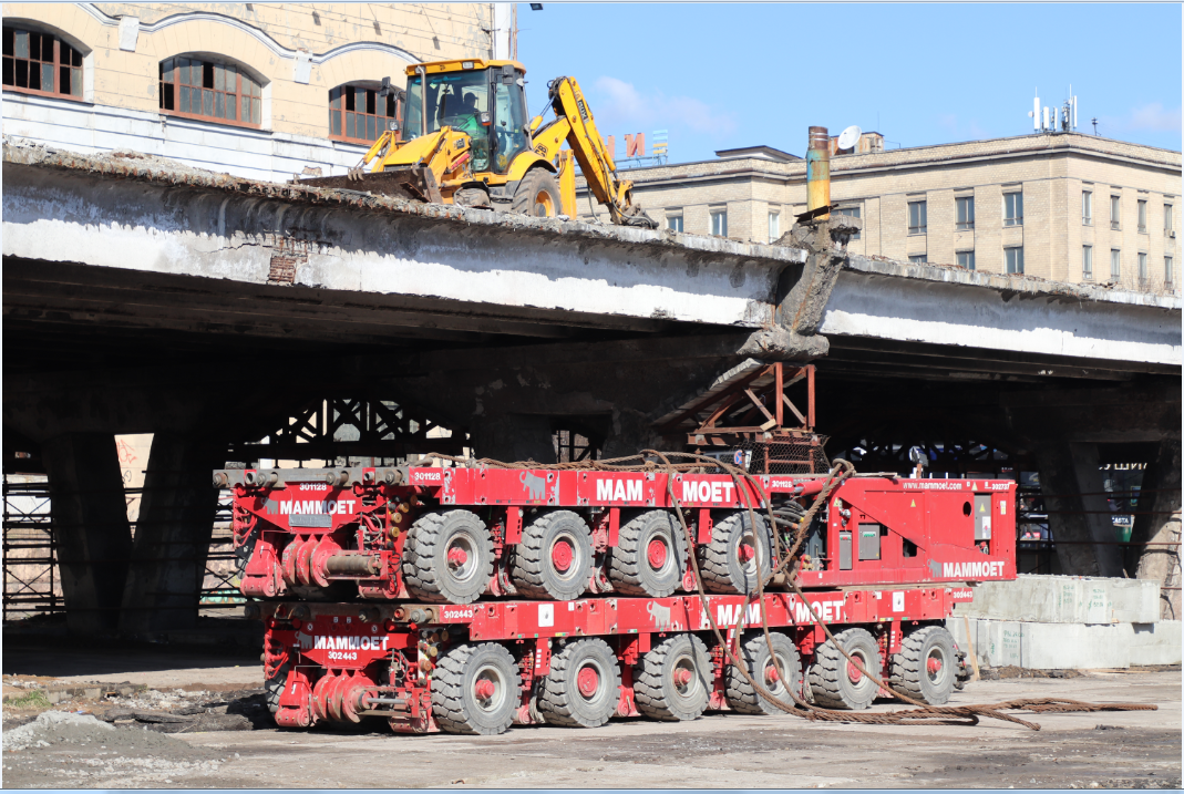 Реконструировать Шулявский путепровод в Киеве поможет уникальный движущийся «мегадомкрат» (фото)