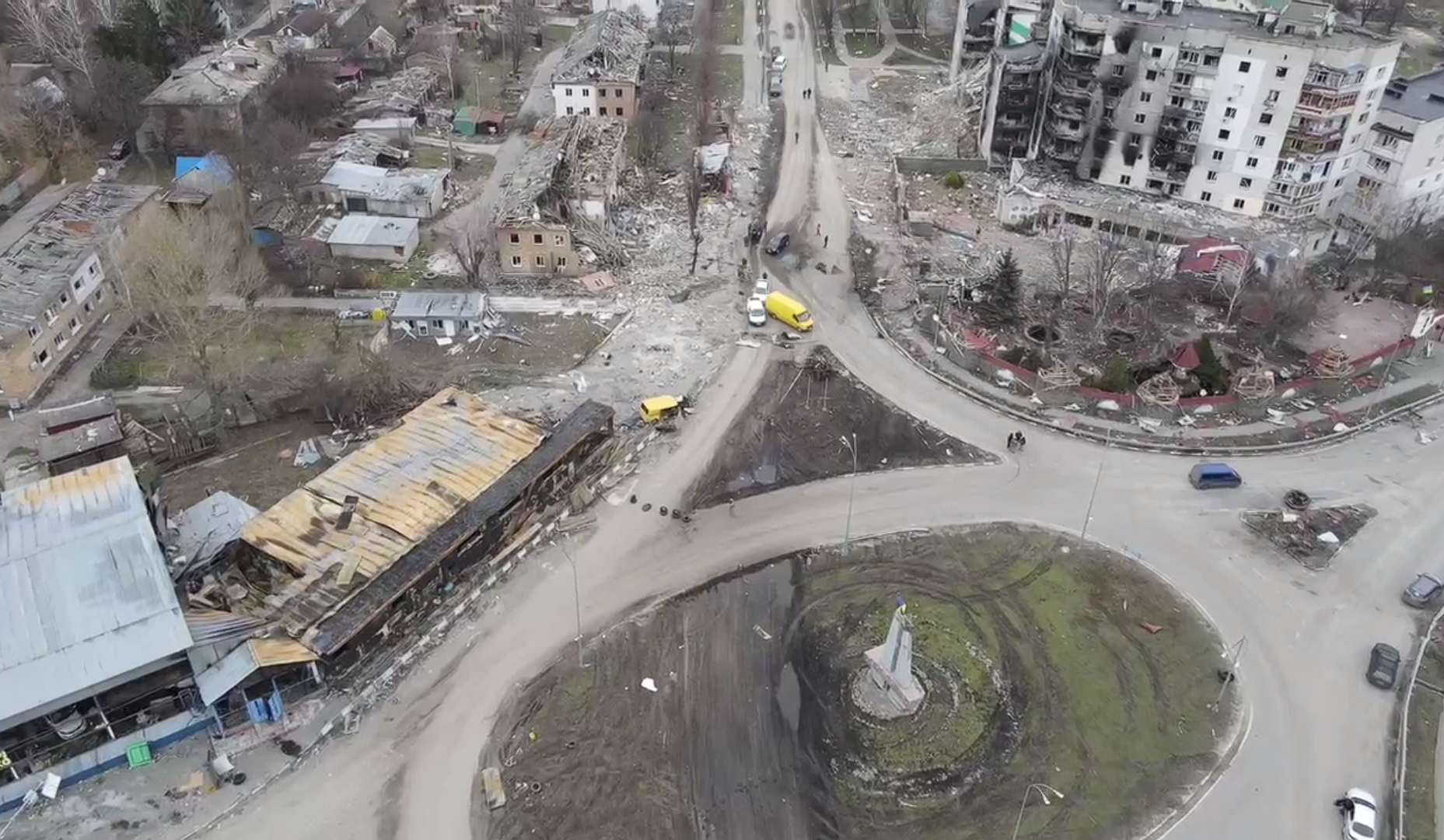 Як виглядає звільнена від окупантів Бородянка: відео з дрона