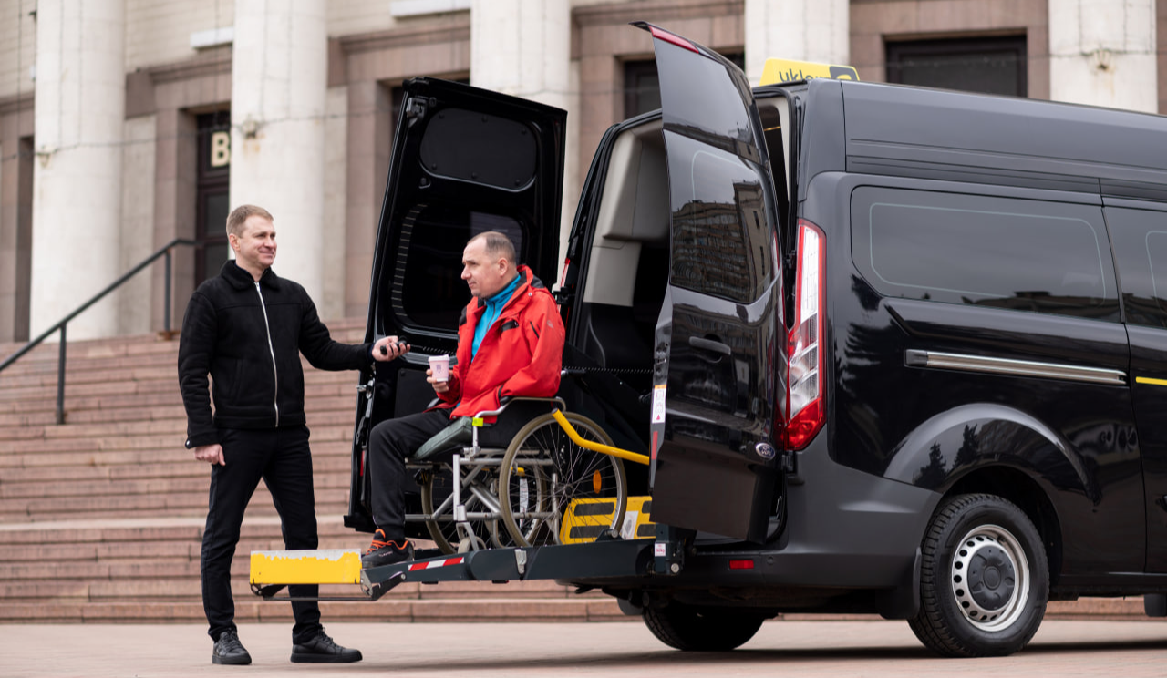 Uklon запустив інклюзивні авто для людей з інвалідністю