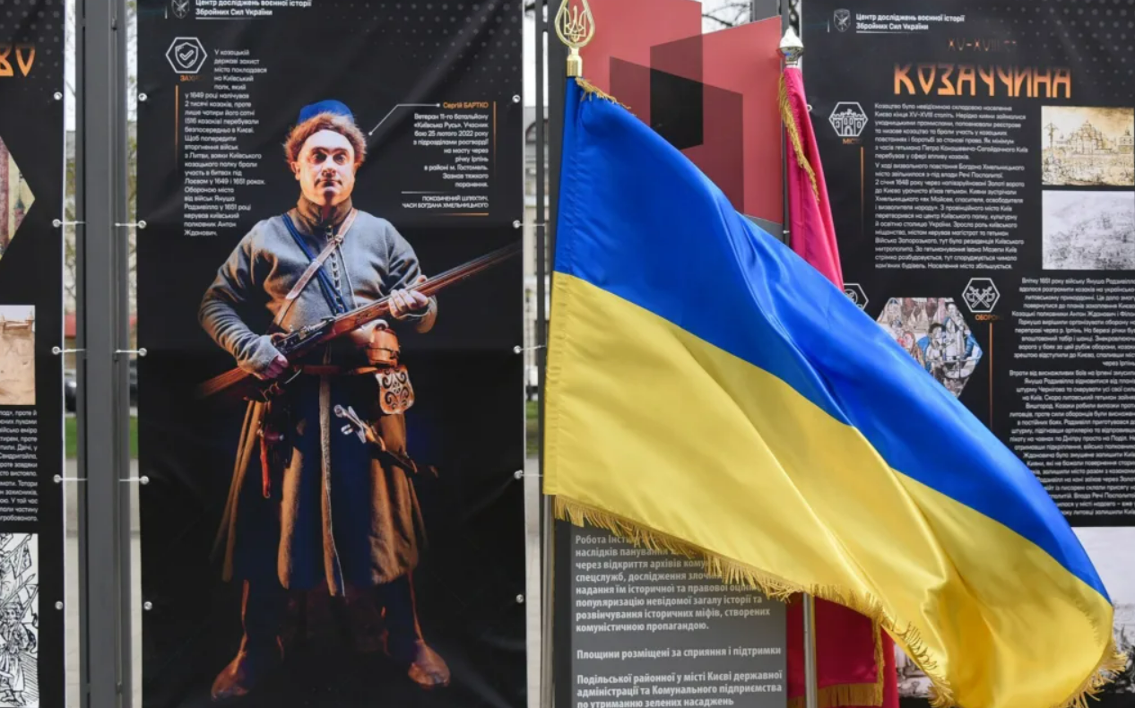 У Києві на Контрактовій площі відкрилася вулична фотовиставка На захисті міста