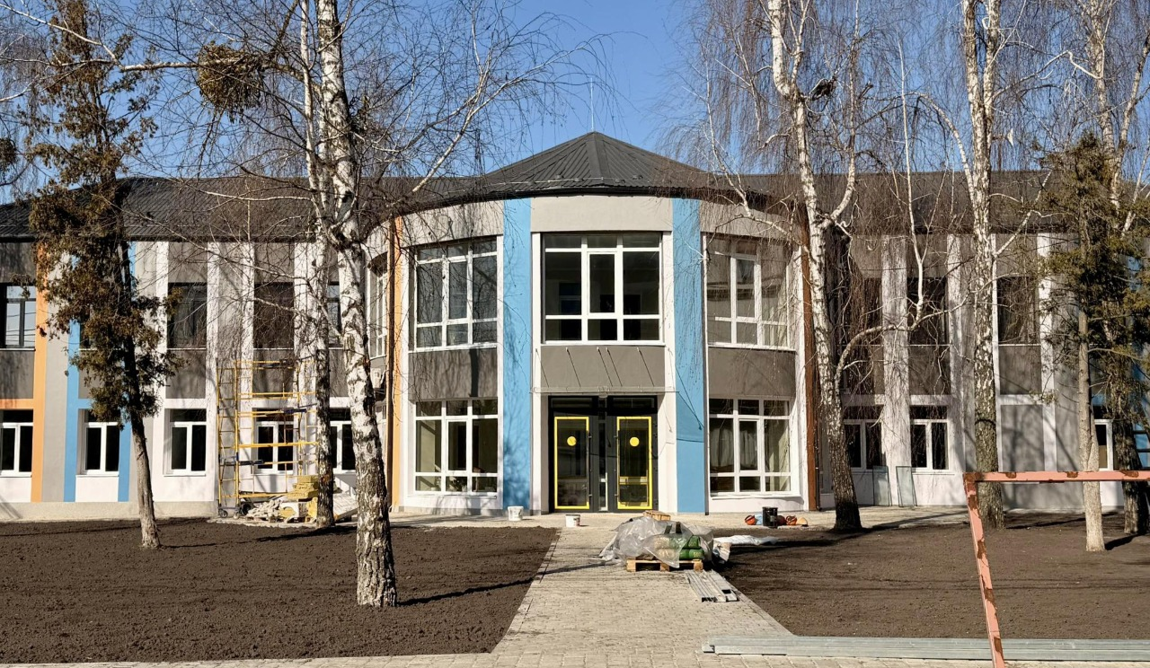 У Гостомелі завершують відновлення місцевої початкової школи: подробиці
