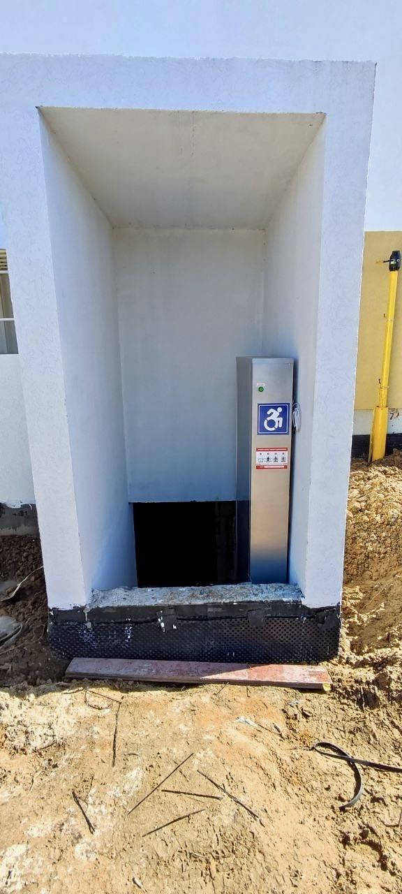 У Бузовій на Київщині відновлюють пошкоджений росіянами будинок: фото