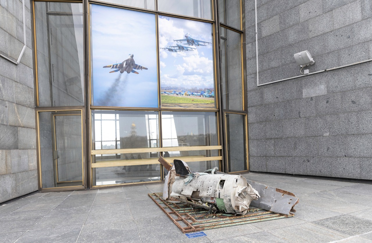 У Києві відкрили виставку про боротьбу за українське небо на початку повномасштабного вторгнення