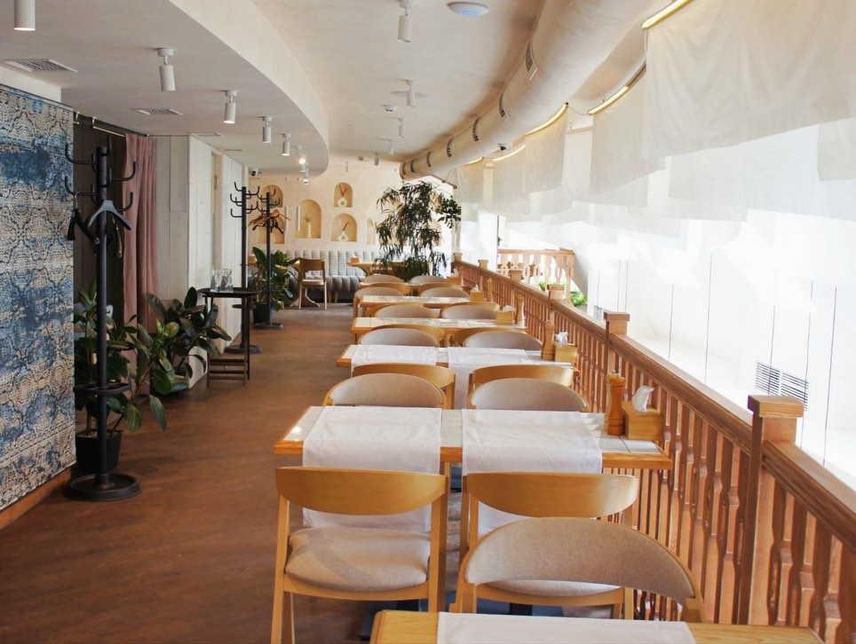 На Дніпровській набережній у Києві відкрився "Мусафір Бахчисарай": адреса, меню та ціни