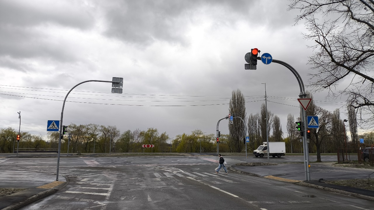 У Дніпровському районі Києва запрацював новий світлофорний об’єкт: деталі